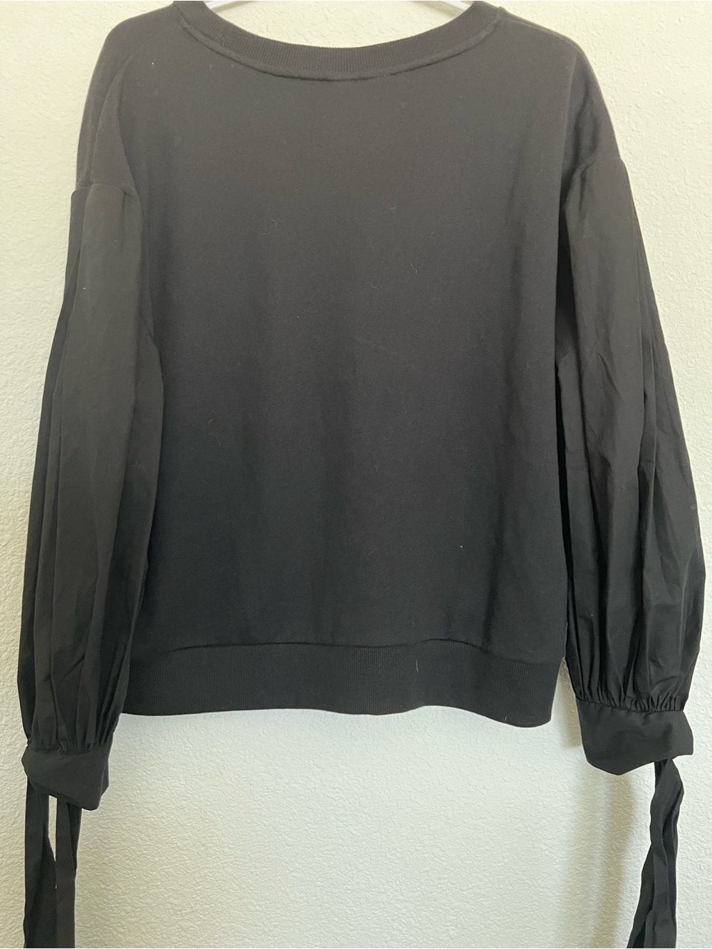 H&M Black Long Sleeve Pullover Sweatshirt with Tie Cuffs